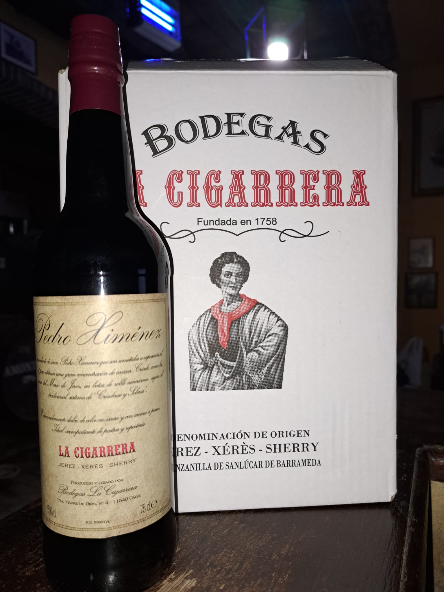 Caja de 6 botellas de 75 cl de pedro ximnez.